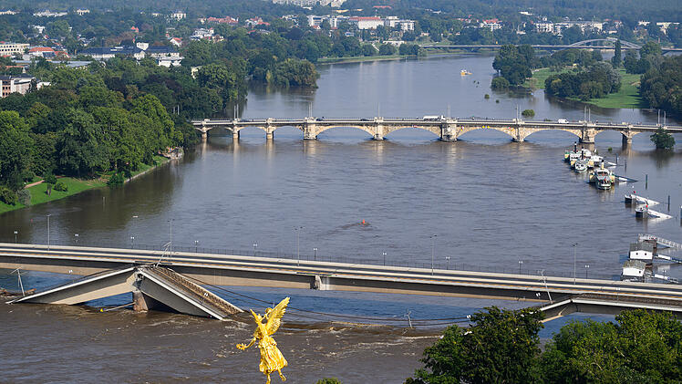 Hochwasser in Europa - Deutschland rüstet sich für Flut, Zahl der Toten steigt