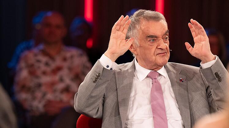 In wenigen Tagen feiert NRW-Innenminister Herbert Reul seinen 74. Geburtstag. Im "K&ouml;lner Treff" hat er erkl&auml;rt, wie er &uuml;ber seinen m&ouml;glichen Ruhestand denkt.