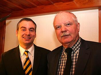 In der FdP-Kreisversammlung wurde Liebhard Löffler (rechts) als Kandidat für die Landratswahl nominiert. Im Bild mit Robert Fritsch (links), der als Bürgermeister in das Rathaus von Pommersfelden einziehen will. Evi Seeger