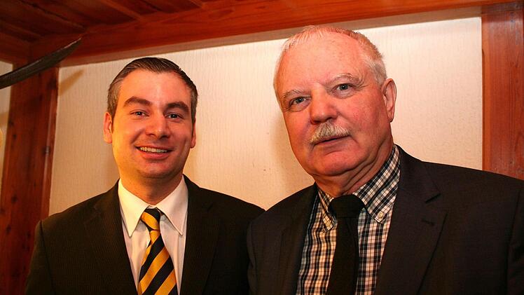 In der FdP-Kreisversammlung wurde Liebhard Löffler (rechts) als Kandidat für die Landratswahl nominiert. Im Bild mit Robert Fritsch (links), der als Bürgermeister in das Rathaus von Pommersfelden einziehen will. Evi Seeger