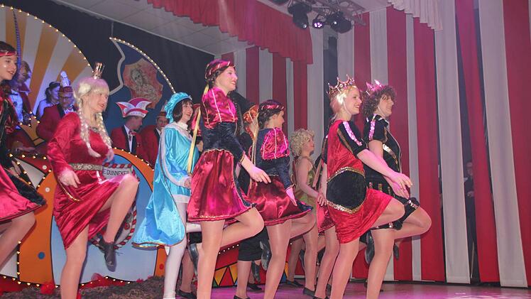Die Showtanzgruppe des ATSV erweckte Dornröschen.  Foto: Friedwald Schedel
