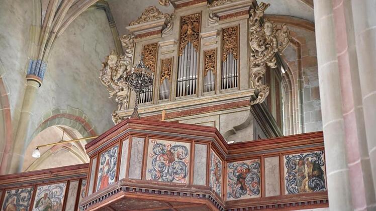 Nicht mehr einwandfrei funktioniert die Strebel-Orgel in der Marienkirche in Königsberg. Repariert man sie oder kauft man neu, darüber sprach man im Orgelverein bei der Jahresversammlung. Fotos: Gerold Snater