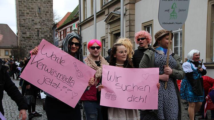 Die Kerwafreunde Höchstadt suchen neue Kerwasmadla.