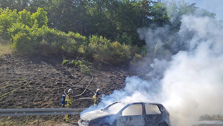 Waldbrand an der A73 im Kreis Coburg verhindert