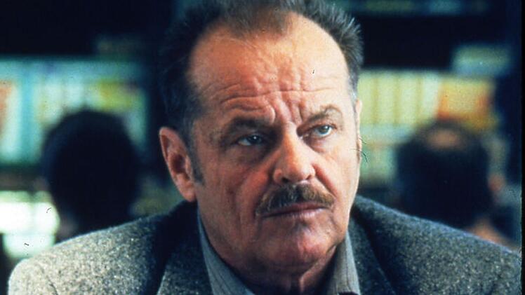 Eigentlich hat Detective Jerry Black (Jack Nicholson) nur noch wenige Stunden bis zu seiner Pension. Doch dann wird er an den Tatort eines Sexualmordes gerufen.