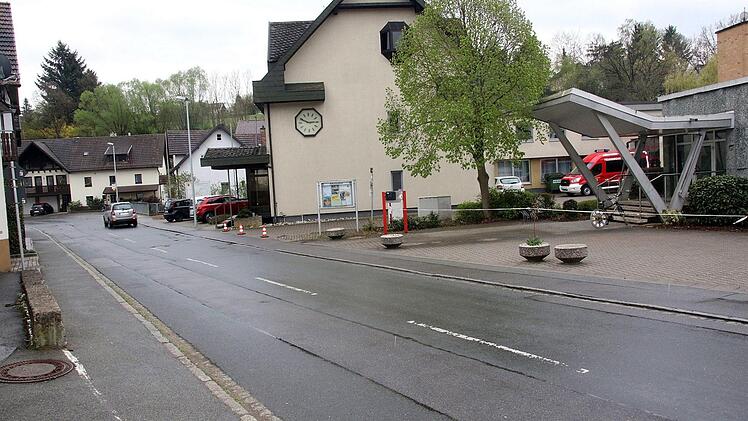 Ausfahrt freihalten: Die Absperrung rund um den Grüber Ostermarkt schien funktioniert zu haben. Foto: Michael Stelzner