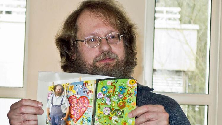 Peter Schoppel ist beim "Atelier auf Zeit" dabei. Hier präsentiert er Ergebnisse aus dem letzten Jahr.Foto: Jochen Berger