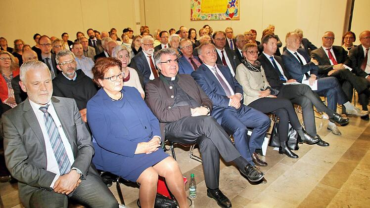 Zahlreiche prominente Gäste kamen zum Festakt anlässlich des 50-jährigen Bestehens des BBZ. Dieter Britz