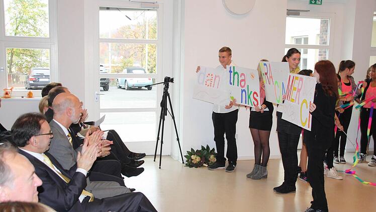 Die Schüler sagen Danke. Foto: Edgar Bartl