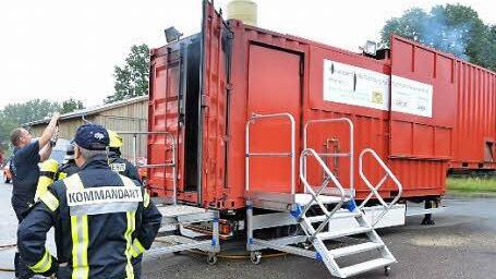 Von außen ist nicht zu erkennen, wie heiß es im Ausbildungscontainer für Atemschutzträger zugeht. Foto: Rainer Lutz