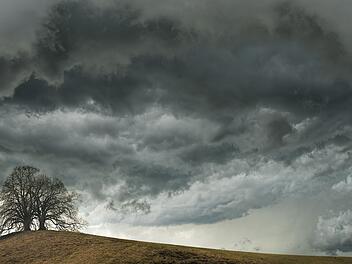 Symbolbild: Unwetter zieht auf