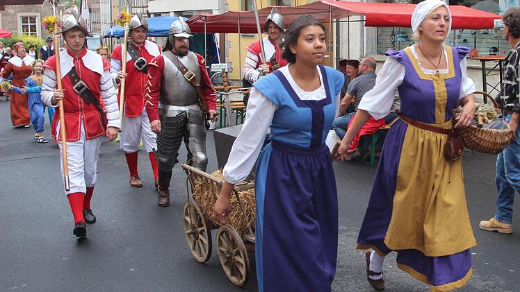 Festumzug der Heimatspiel-Teilnehmer. Foto: Dieter Britz