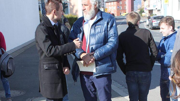 Der Bürgermeister im Gespräch mit Gabriel Hellmann