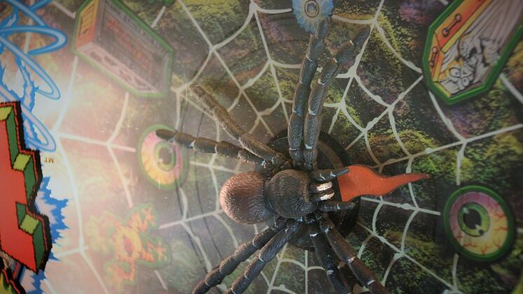 "Scared Stiff" zu spielen, ist gruselschön: Bei einem gewissen Punktestand dreht sich die Spinne in der Mitte wie ein Kreisel. Diana Fuchs
