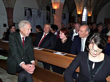 Bei einer Matinee sprach Hennig Scherf (links) über das Leben im Alter und warum Jung und Alt zusammengehören. Weiter nach rechts Bürgermeister Gerhard Schneider, stellvertretende Landrätin Christina Flauder und Dekan Thomas Guba. Werner Reißaus