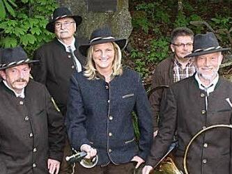 Die Jagdhornbläser der Kreisgruppe Mellrichstadt (Foto) geben am 11. September um 17 Uhr ein stim-mungsvolles Konzert vor der Ostheimer Kirchenburg. Mit diesem Auftritt klingen die Aktivitäten der Freunde der Kirchenburg zum Tag des offenen Denkmals stilvoll und mottogerecht aus. In diesem Jahr steht das Thema Jagd im Vordergrund der Aktivitäten des Vereins.  Foto: Foto privat