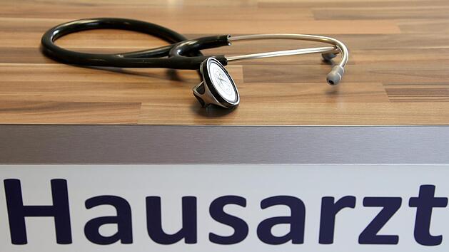 Die Sorge zum die Zukunft der Praxis von Dr. Joachim Druschke hat im Stadtrat zu Diskussionen um die Zukunft der medizinischen Versorgung in R&ouml;dental gef&uuml;hrt.CT Archiv