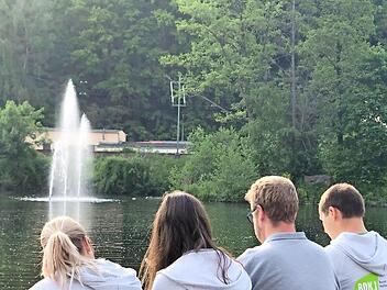 Am kommenden Sonntag, 30. Juni, findet um 11 Uhr auf der Seebühne des Kronacher LGS-Geländes der Jugend-Gottesdienst "Morgenimpu(oo)ls" statt. Foto: Heike Schülein