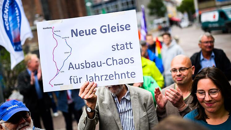 Demonstration f&uuml;r Bahn-Neubaustrecke Hamburg-Hannover