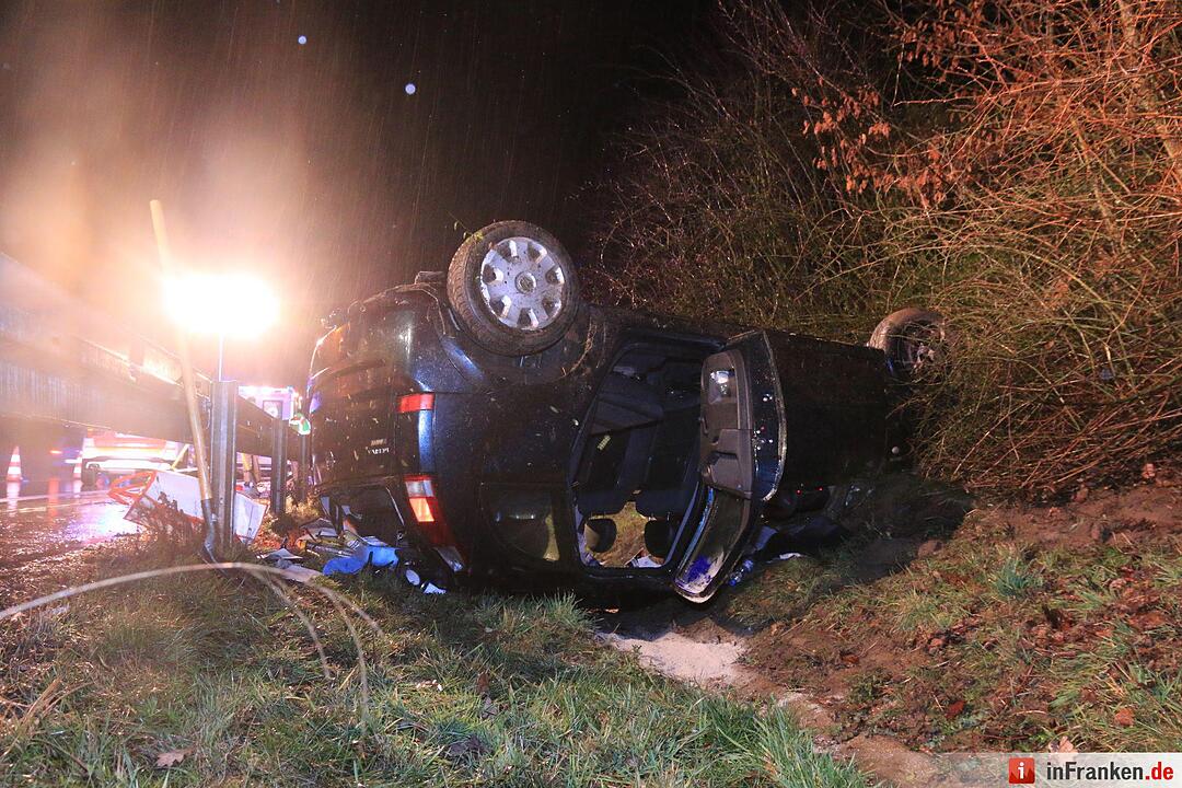 Auto überschlägt sich auf A73 bei Eggolsheim