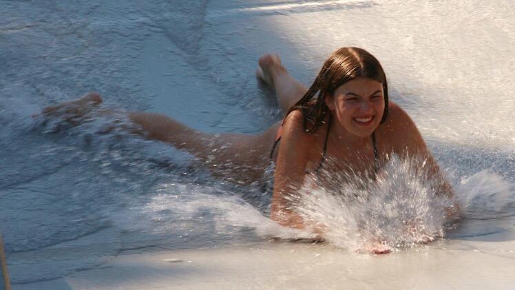 Wer kann, sucht zurzeit ein Freibad auf.  Josef Hofbauer