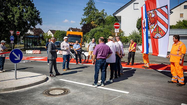 Veitsbronn/Obermichelbach: Verkehrsfreigabe der Kreisstraße FÜ17