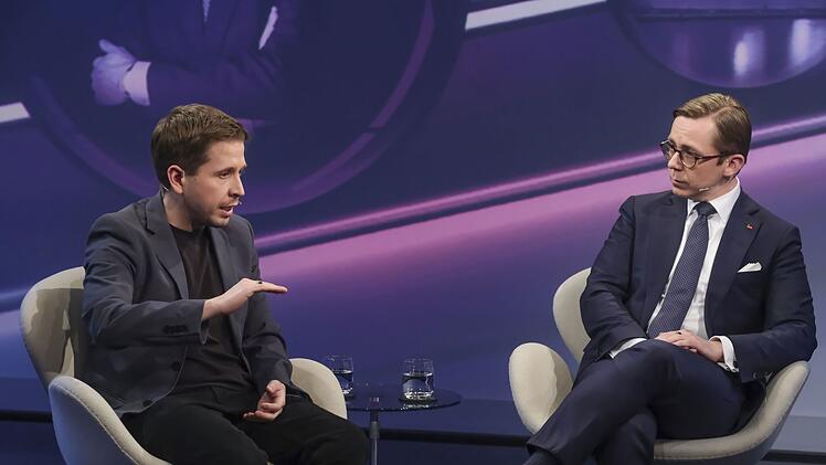 Beim Thema Benzinspreis einig: Kevin K&uuml;hnert (links) und Philipp Amthor.