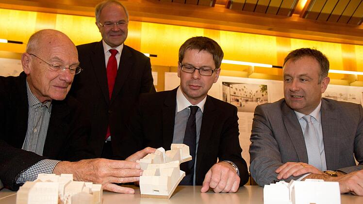 Prof. Carl Fingerhuth, Gottschall, Ilk und Axel Funke, Entscheidung im Gestaltungswettbewerb zum "Quartier an der Stadtmauer" in Bamberg; Foto: Michael Gründel