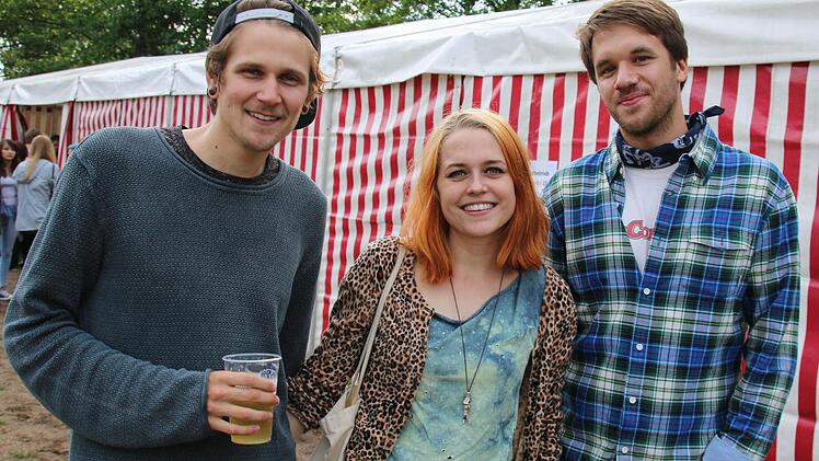 "Van Hazy" (Marco Janisch, Eva Bäumel und Frank Schücker, von links) freuten sich, dass bei ihrem Auftritt die Zuschauer trotz Regens ausharrten.