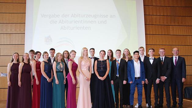 Bei 21 Schülerinnen und Schülern des Gymnasiums Ernestinum steht eine Eins vor dem Komma.  Cindy Dötschel