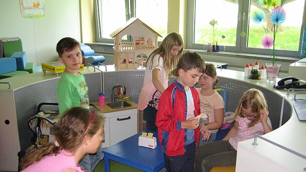 So sieht ein Teil der neuen Räume für die Mittagsbetreuung in der Schule in Großheirath aus. Die Kinder haben die Einrichtung schon gut angenommen. Foto: Judith Mielich
