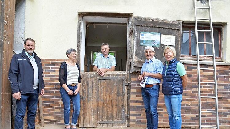 Diskutierten die Bestimmungen zur Ferkelkastration (von links): Michael Bienlein, Lichtenfels' Kreisbäuerin Marion Warmuth, Ulrich Illmer, Hans Rebelein und Coburgs Kreisbäuerin Heidi Bauersachs. Foto: Rainer Lutz