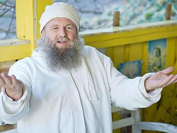 Hält die Ermittlungen für Verleumdung und hat seine eigene Sicht der Dinge: Guru Gerhard. Foto: dpa