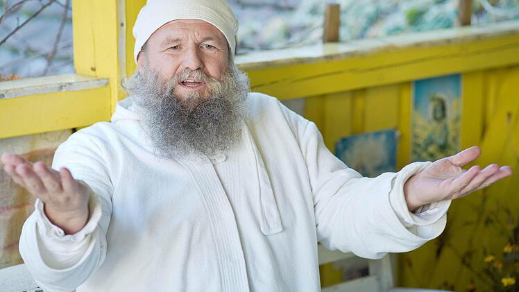 Hält die Ermittlungen für Verleumdung und hat seine eigene Sicht der Dinge: Guru Gerhard. Foto: dpa