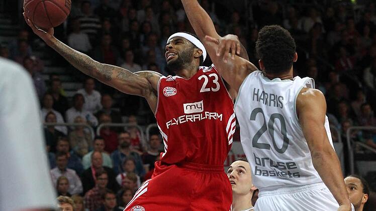 Die Brose Baskets verlieren den Krimi gegen die Bayern mit 75:76 und damit auch das Rennen um den ersten Platz. Foto: sportpress