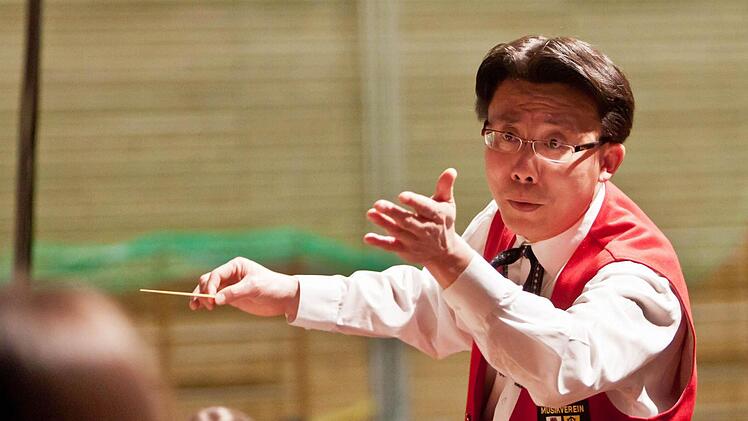 Impressionen vom Konzert des Jugendorchesters und des Musikvereins Rödental in der Franz-Goebel-Halle. Dirigent Daxi Pan.Foto: Jochen Berger