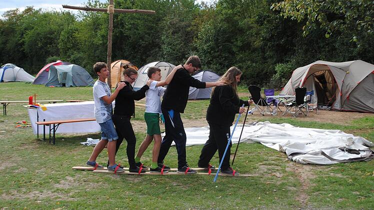 Teamgeist und Geschicklichkeit waren bei zahlreichen Spielen gefragt. Foto: Evelyn Schneider