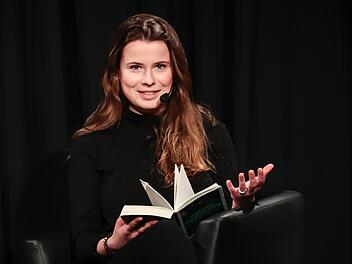 Luisa Neubauer am Sonntagabend im Hallstadter Kulturboden  Foto: Matthias Hoch