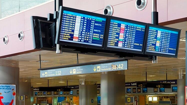 Tourist will mit toter Frau ins Flugzeug