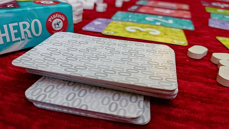 Kartenspiel-Test Zero Hero - Absackerspiel mit Kaufmechanismus und Ärger-Faktor
