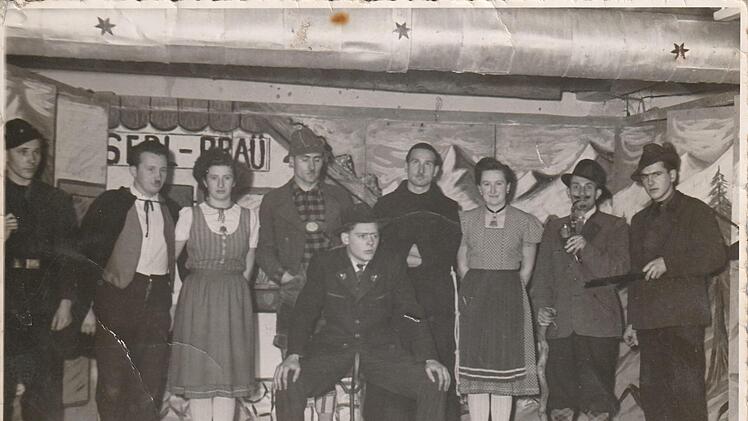 Wer hat noch alte Bilder vom Theaterspielen in Oberweißenbrunn. Der  Rhönklub Zweigverein Oberweißenbrunn sucht solche Schätze. Foto: Winni  Kirchner