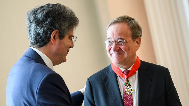 Laschet erh&auml;lt Orden der Ehrenlegion