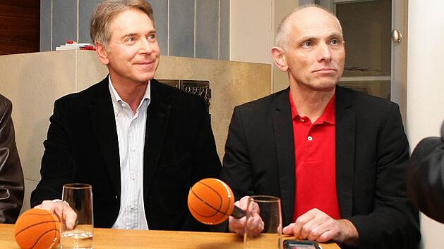 Zwischen Michael Stoschek (links) und dem ehemaligen Brose-Baskets-Sportdirektor Wolfgang Heyder (rechts) scheint es einmal mehr zu einer Auseinandersetzung gekommen zu sein.  Foto: Archiv/sportpress