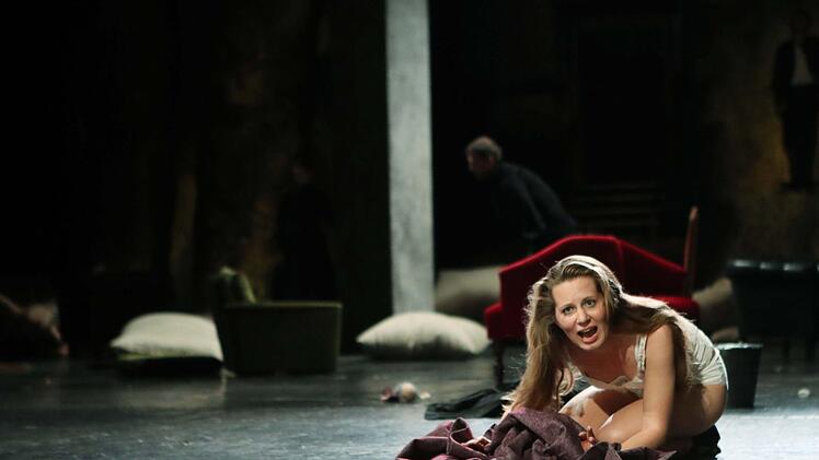 Szene aus "Wallenstein" am Landestheater Coburg.Foto: Henning Rosenbusch