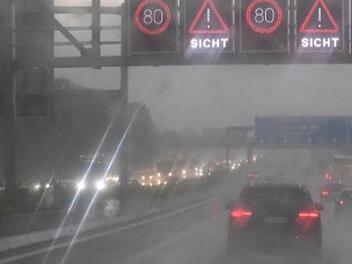 A9 bei Gefrees: Starkregen f&uuml;hrt zu zwei Unf&auml;llen in Oberfranken