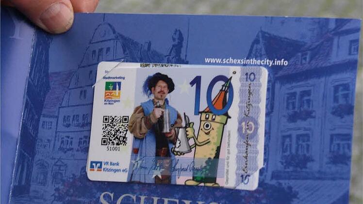 Begrenzte Sonderauflage zum Jubiläum: Die Schexxs in the City vom Stadtmarktingverein gibt es jetzt mit dem Konterfei des Hofrats.