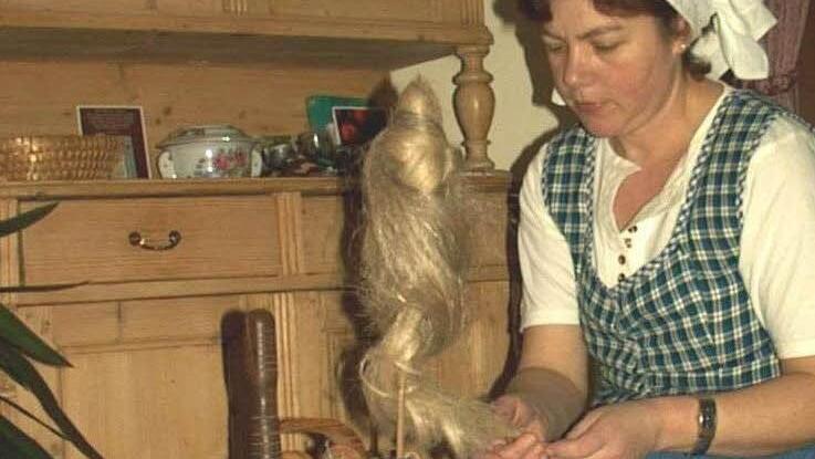 Stricken und spinnen gehörte zum Spilkabend dazu.  Foto: Straub