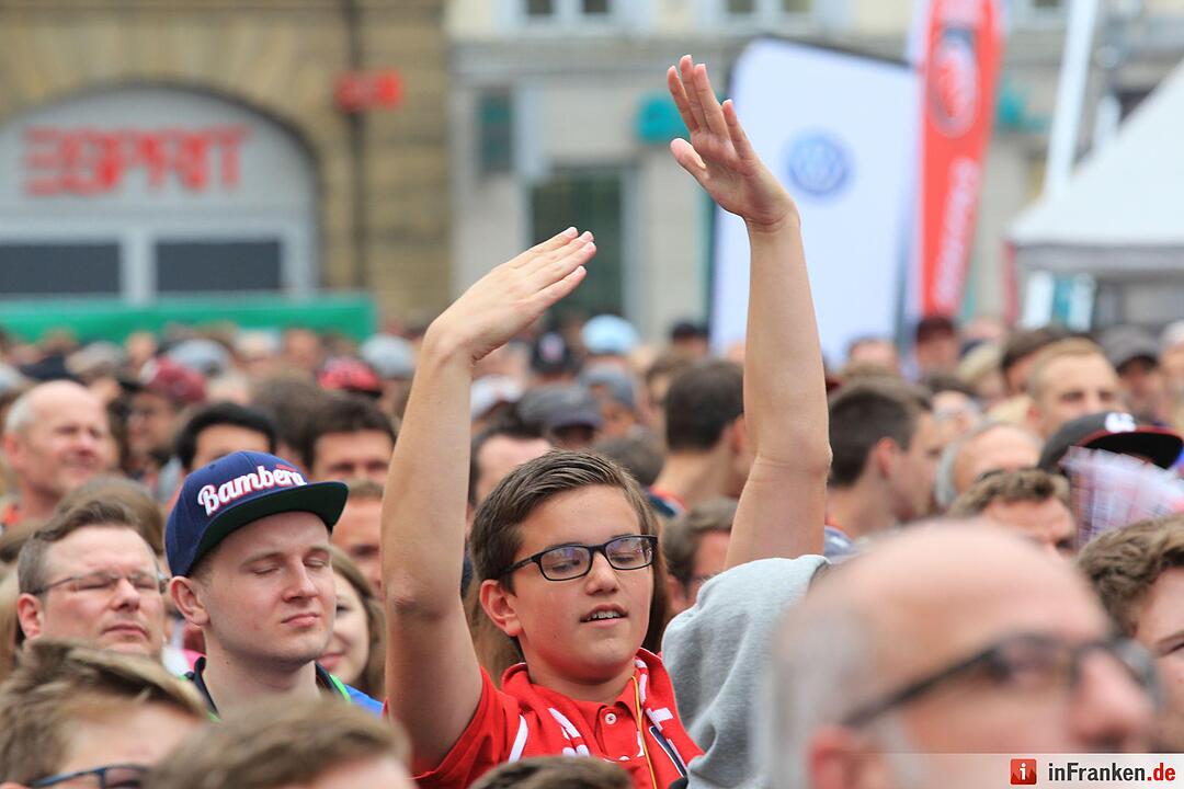 Public Viewing am Maxplatz Teil 1