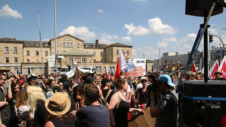 Demonstration gegen das geplante Polizeiaufgabengesetz am 12. Mai 2018 in Bamberg. Foto: Werner Baier