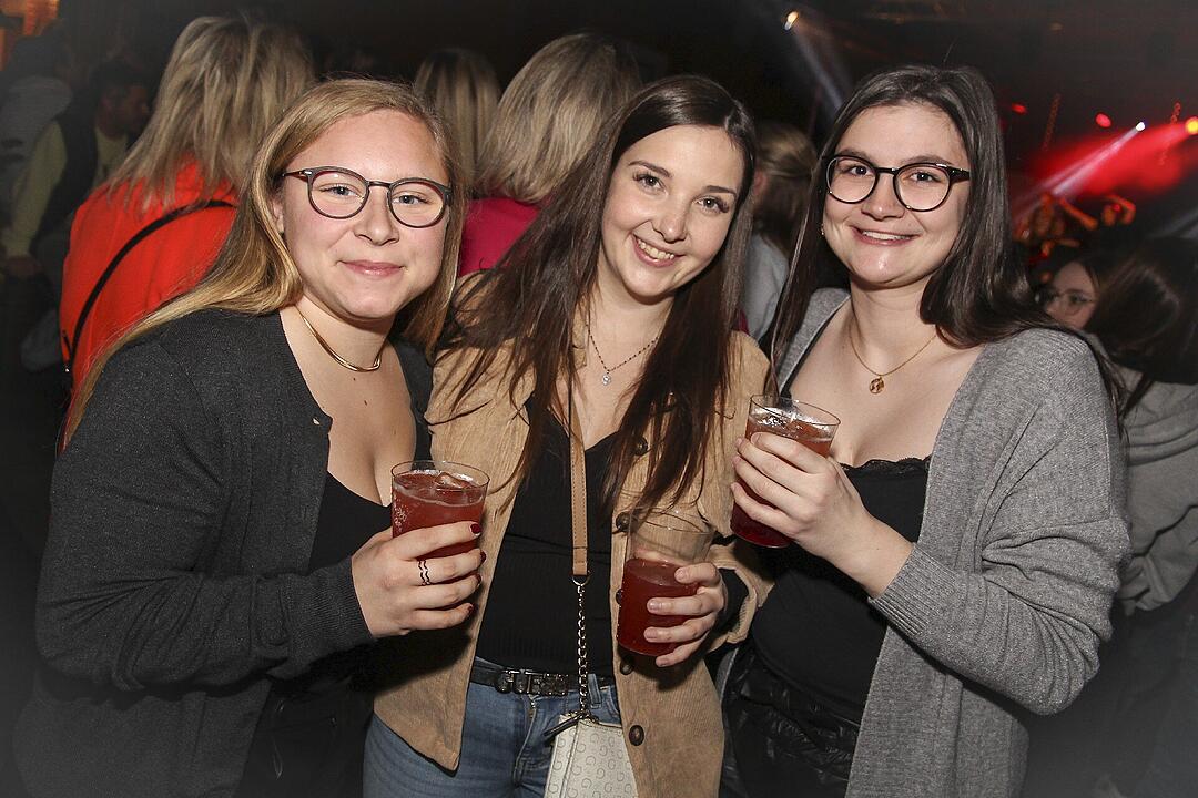 Mit vielen Party-Songs der 80er & 90er und Rock-Pop Klassikern